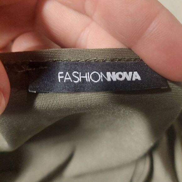 Fashion Nova Medium Womans Bodysuit Green - Picture 6 of 8